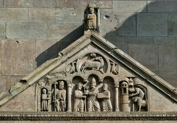 Façade de la Cathédrale de Fidenza en Italie