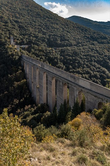 Spolète, Ponte delle Torri