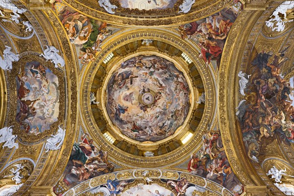 Church of Jesus, the interior: the dome of the transept