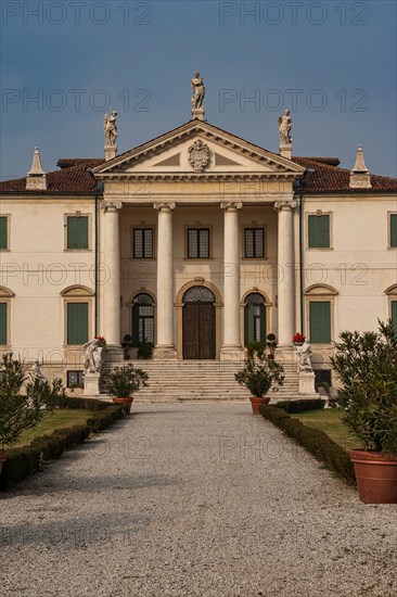 Villa Cordellina: view of the exterior