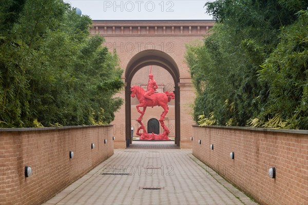 Fontanellato, Labirinto della Masone, by Franco Maria Ricci: a walkway