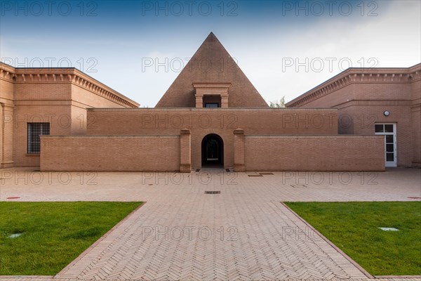 Fontanellato, Labirinto della Masone, by Franco Maria Ricci: the central courtyard and the Pyramid