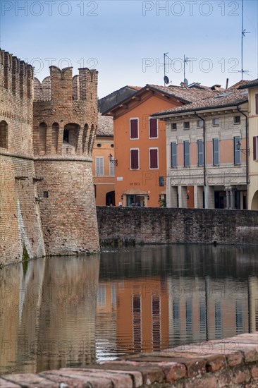 Fontanellato, Rocca Sanvitale: view of the fortress and its moat, and some houses