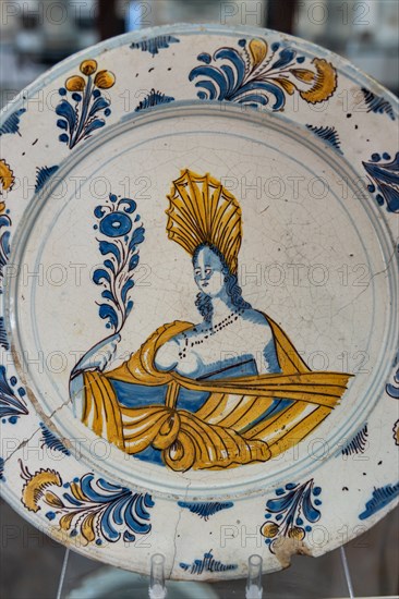 Deruta, Regional Ceramics Museum of Deruta: plate decorated by a woman's bust