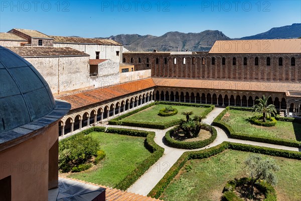 Monreale, Duomo, cloister of the Benedictine monastery: view of the cloister