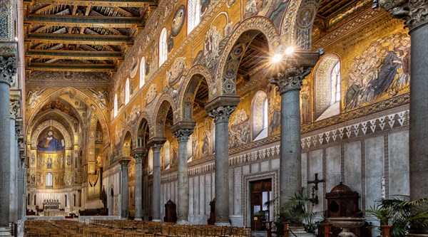 Monreale, Duomo: view of the nave