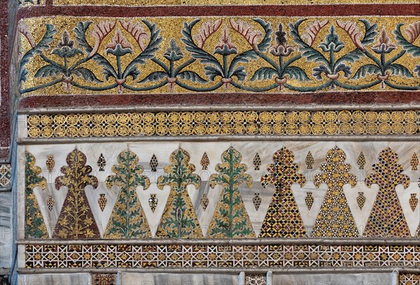 Monreale, Duomo: mosaic decoration with little palm tree motifs