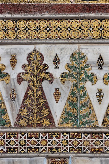 Monreale, Duomo: mosaic decoration with little palm tree motifs