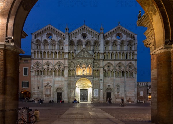 Ferrara, piazza della Cattedrale (the Cathedral Square)