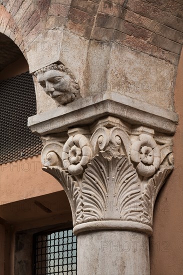 Modena, Ghirlandina Tower, Torresani Hall, north wall