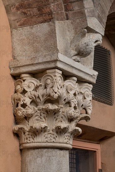 Modena, Ghirlandina Tower, Torresani Hall, south wall
