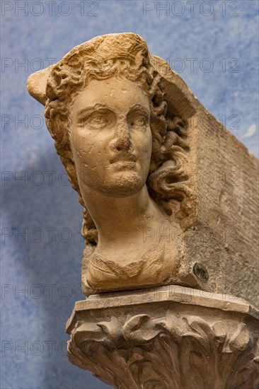 Pisano: 'Bracket female head"