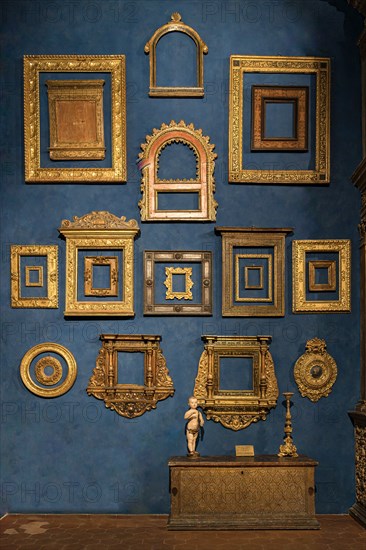 Museum Stefano Bardini: the room of collection of frames