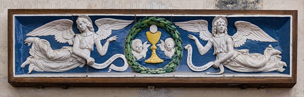 Andrea Della Robbia: 'Two Angels adoring the Eucharist Chalice'