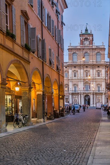 Dans les rues de Modène, en Italie