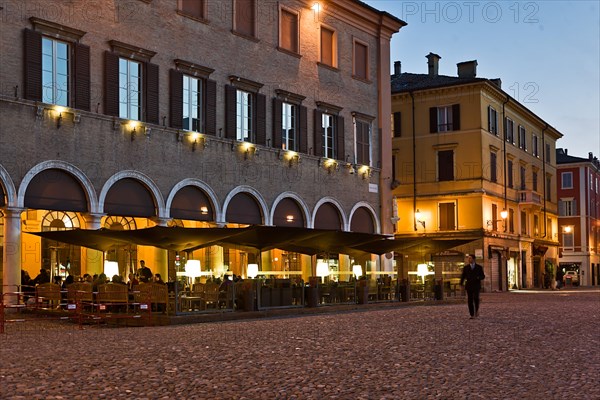 Dans les rues de Modène, en Italie