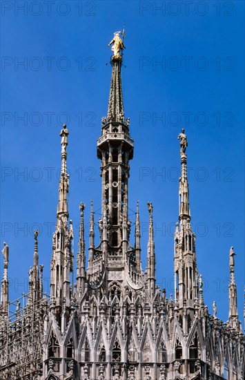 Le guglie del Duomo e la Madonnina viste dal Palazzo della Veneranda Fabbrica