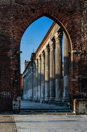 Chiesa di S. Lorenzo Maggiore o alle Colonne