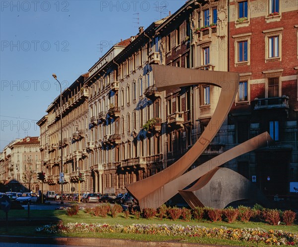 Scultura contemporanea in P.za Conciliazione.