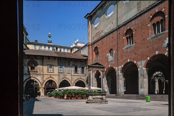 Veduta di Piazza dei Mercanti.