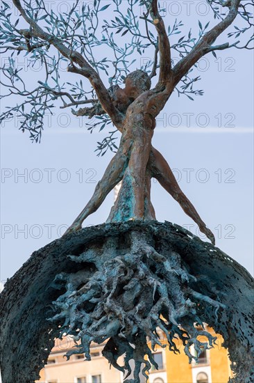 Vicenza:  the sculpture “Our Roots, the Future”, by Andrea Roggi