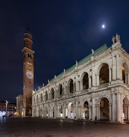 Vicenza: night view of Southern side of dei Signori Square