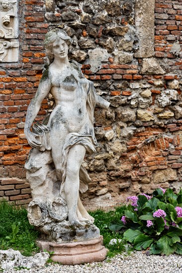 Vicenza: bust of a statue in the courtyard of the Olympic Theatre.