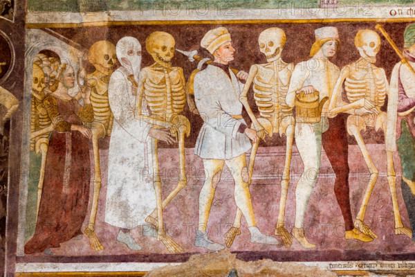 Clusone, Oratorio dei Disciplini o di San Bernardino, facciata: affreschi  "Trionfo della Morte" (parte alta) e "Danza Macabra" (parte bassa), 1485. Opera dell'artista clusonese Giacomo Borlone De Buschis.
Dettaglio della "Danza Macabra" con "l'Incontro dei tre morti e dei tre vivi."

[ENG] 
Clusone, Oratory of Disciplini or St. Bernardino, façade: frescoes with the Triumph of Death on the top and a Dance of Death (Macabre Dance) in the lower register (1485). All the frescoes are by Giacomo Borlone De Buschis.
Detail of the "Dance of Death" with the meeting between three dead and three living people.
Clusone (BG), Lombardia - Lombardy, Italia - Italy