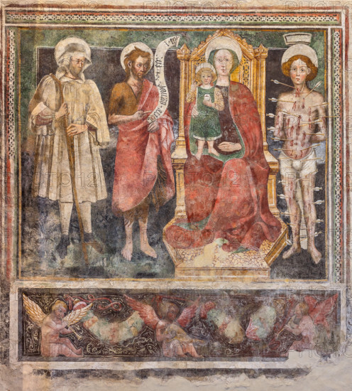 Bergamo, Città alta, Chiesa di San Michele al Pozzo Bianco, navata, parete destra: "Madonna del Rosario e santi", di Enea Salmeggia.

[ENG]
Bergamo, Città alta, Church of S. Michele al Pozzo Bianco, nave, right wall: "Madonna del Rosario and Saints", by Enea Salmeggia.
Bergamo (BG), Lombardia - Lombardy, Italia - Italy