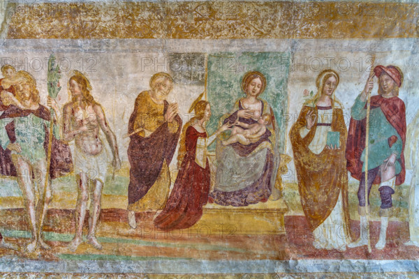 Bergamo, Città alta, Chiesa di San Michele al Pozzo Bianco, cripta: affresco "Madonna in trono e Santi", attribuito ad Antonio Boselli.

[ENG]
Bergamo, Città alta, Church of S. Michele al Pozzo Bianco, crypt: fresco "Madonna on the throne and Saint" probably by Antonio Boselli.
Bergamo (BG), Lombardia - Lombardy, Italia - Italy