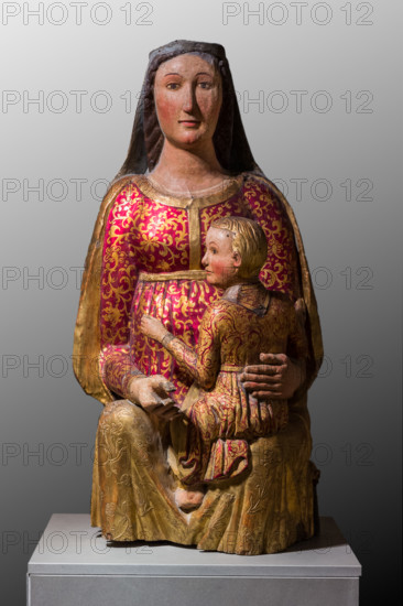 Bergamo, Museo Bernareggi:  Madonna col Bambino, Statua in legno scolpito, dipinto e dorato, secolo XIV, di scultore lombardo.

[ENG]
Bergamo, Bernareggi Museum; Madonna with Infant Jesus, statue in carved, painted and golden wood, XIV century, by Lombardy sculptor.
Bergamo (BG), Lombardia - Lombardy, Italia - Italy