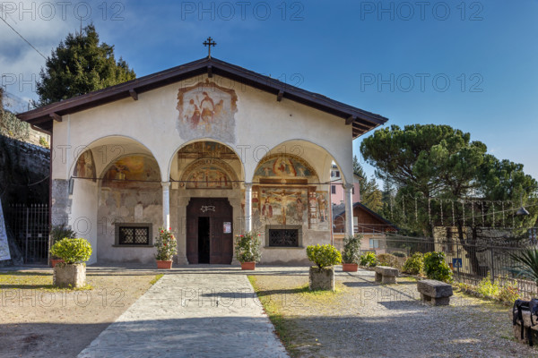 Clusone: Chiesa di San Defendente.

[ENG] 
Clusone: Church of St. Defendens.
Clusone (BG), Lombardia - Lombardy, Italia - Italy