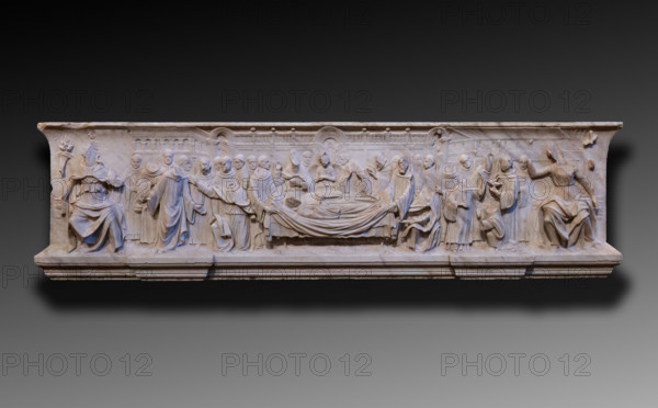 “Monumento funebre di San Giovanni Gualberto”, fondatore dell’Ordine Vallombrosano. Opera di Benedetto da Rovezzano, marmo bianco, 1505-13. Particolare del rilievo con le “esequie di S. Giovanni Gualberto”.

[ENG]
The “funeral monument of San Giovanni Gualberto”, founder of the Vallombrosan Order. Artwork by Benedetto da Rovezzano, white marble, 1505-13. Detail of the relief with the “funeral of St. Giovanni Gualberto".
Chiesa di San Salvi, Museo del C, Firenze (FI) - Florence, Toscana - Tuscany, Italia - Italy