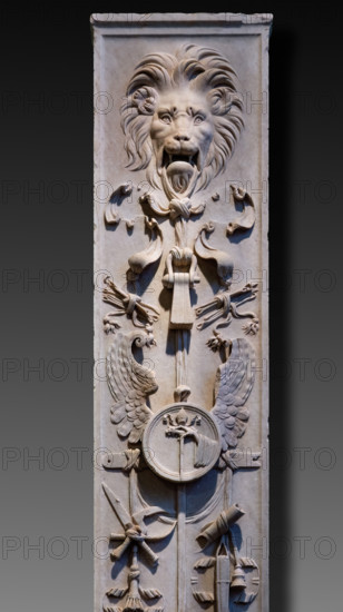 “Monumento funebre di San Giovanni Gualberto”, fondatore dell’Ordine Vallombrosano. Opera di Benedetto da Rovezzano, marmo bianco, 1505-13. Particolare della parasta con decorazioni a grottesche e leone.

[ENG]
The “funeral monument of San Giovanni Gualberto”, founder of the Vallombrosan Order. Artwork by Benedetto da Rovezzano, white marble, 1505-13. Detail of the pilaster with grotesque decorations and lion.
Chiesa di San Salvi, Museo del C, Firenze (FI) - Florence, Toscana - Tuscany, Italia - Italy