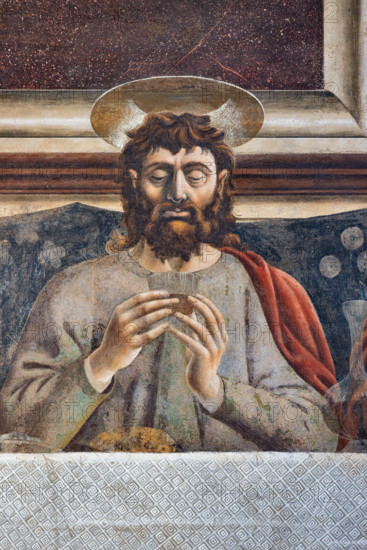 “L’Ultima Cena”, affresco (453 × 975 cm)  di Andrea del Castagno, 1447 circa, conservato sulla parete ovest del refettorio del monastero di Sant'Apollonia a Firenze, oggi museo del Cenacolo di Sant’Apollonia. Particolare di San Giacomo che tiene un bicchiere tra le due mani ed è come immobile e pensieroso.

[ENG]
“The Last Supper”, fresco (453 × 975 cm) by Andrea del Castagno, about 1447, preserved on the west wall of the refectory of the monastery of Sant'Apollonia in Florence, now the museum of the Cenacle of Sant'Apollonia. Detail of Saint James who holds a glass in his two hands and appears to be motionless and thoughtful.
Museo del Cenacolo di Sant'Apoll, Firenze (FI) - Florence, Toscana - Tuscany, Italia - Italy