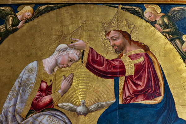 “Incoronazione della Vergine”, di Neri di Bicci, dipinto su tavola, 1473. Particolare con la Vergine, Cristo e la colomba, simbolo dello Spirito Santo.

[ENG]
“Coronation of the Virgin”, by Neri di Bicci, 1473, painting on panel. Detail of the Virgin, Christ and the dove, symbol of the Holy Spirit.
Museo del Cenacolo di Sant'Apoll, Firenze (FI) - Florence, Toscana - Tuscany, Italia - Italy