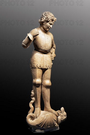 “San Giorgio”, statua in pietra d’Istria di Filippo di Domenico da Venezia, 1401-10 circa.
La scultura era parte dell’apparato decorativo della cattedrale di cattedrale di San Pietro a Mantova, realizzato da Jacobello e Pierpaolo dalle Masegne.

[ENG]
"Saint George”, Istrian stone statue by Filippo di Domenico da Venezia, circa 1401–1410.
The sculpture was part of the decorative apparatus of the Cathedral of San Pietro in Mantua, created by Jacobello and Pierpaolo dalle Masegne.
Museo diocesano Francesco Gonzag, Mantova (MN) - Mantua, Lombardia - Lombardy, Italia - Italy