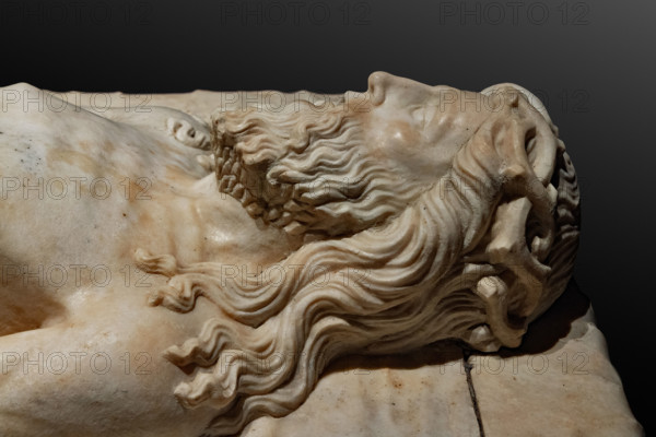 “Deposed Christ or Dead Christ”, marble statue by Jacopino da Tradate, 1420-30. The statue was probably part of a lamentation. Detail.
Chiesa di San Francesco, Casalmaggiore (CR), Lombardia - Lombardy, Italia - Italy