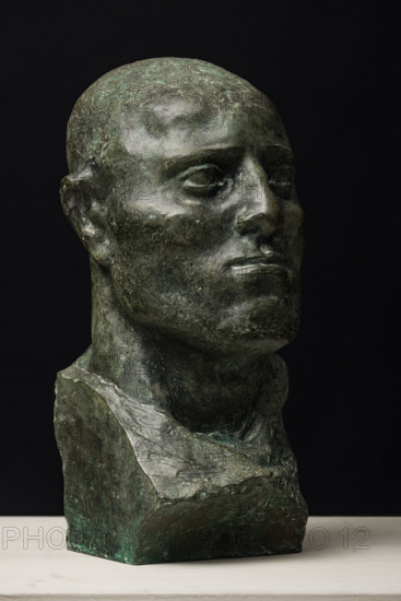 “Pugilatore”, di Ermenegildo Luppi (1877 - 1937).
Bronzo, cm. 35 x 18 x 21.
Collezione Assicoop Unipol, inv. n° 800
Collezione Assicoop - Unipol, Modena (MO), Emilia Romagna, Italia - Italy