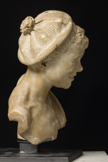 “Busto di giovane pescatore” di Luigi Legnani (FE 1852 - 1910).
Marmo bianco, cm. 40 x 26 x 20.
Collezione Assicoop Unipol, inv. n° 809.
Collezione Assicoop - Unipol, Modena (MO), Emilia Romagna, Italia - Italy