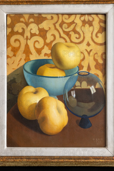 “Natura morta con vasi di vetro e frutta” di Oscar Eredi (Ferrara, 1901-1953), olio su tavola, cm. 640 x 30.
Collezione Assicoop - Unipol, Modena (MO), Emilia Romagna, Italia - Italy
