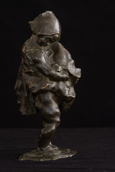 Collezione Assicoop Unipol, inv. n° 860: 
Ermenegildo Luppi: “Fillette et son chien”;
(bronzo, h 20 cm.).