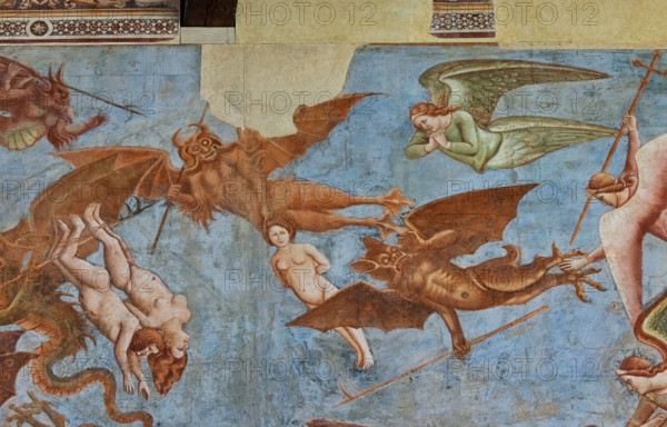 Pisa, Monumental Cemetery: "Triumph of Death," detail of the frescoes by Buonamico Buffalmacco, 1336/1341. Detail with the battle between angels and bat demons for the souls of the deceased.
Camposanto Monumentale, Pisa (PI), Toscana - Tuscany, Italia - Italy