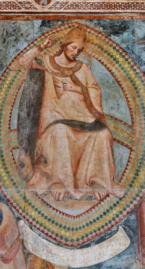 Pisa, Camposanto monumentale:
“Giudizio Universale”.  Affreschi di Buonamico Buffalmacco, 1336/1341.
Particolare con Cristo assisp nell'arcobaleno di una "mandorla”. Severo l’atteggiamento di Cristo, con il braccio alzato in segno di condanna.
 

[ENG]
Pisa, Monumental Cemetery: "The Last Judgement”. Frescoes by Buonamico Buffalmacco, 1336/1341.
Detail with Christ seated in the rainbow of a “”vesicla pisces”. Christ's attitude is severe, with his arm raised in condemnation.
Camposanto Monumentale, Pisa (PI), Toscana - Tuscany, Italia - Italy