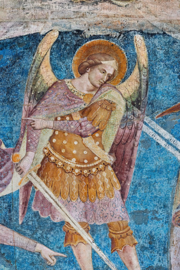 Pisa, Camposanto monumentale:
“Giudizio Universale”.  Affreschi di Buonamico Buffalmacco, 1336/1341.
Particolare con San Michele Arcangelo con la spada nella destra, mentre indica ad altri arcangeli i compiti da eseguire per smistare correttamente le anime.


[ENG]
Pisa, Monumental Cemetery: "The Last Judgement”. Frescoes by Buonamico Buffalmacco, 1336/1341.
Detail of Saint Michael the Archangel with a sword in his right hand, indicating to other archangels the tasks they must perform to correctly sort souls.
Camposanto Monumentale, Pisa (PI), Toscana - Tuscany, Italia - Italy