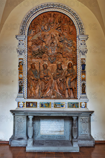 Pisa, Camposanto monumentale, cappella Aulla:
 “Assunta tra santi e Profeti”, dossale d'altare di Giovanni della Robbia, 1518.

[ENG]
Pisa, Monumental Cemetery, Aulla Chapel:
“Assumption between Saints and Prophets,” altarpiece by Giovanni della Robbia, 1518.
Camposanto Monumentale, Pisa (PI), Toscana - Tuscany, Italia - Italy