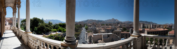 Palermo, Palazzo Reale o Palazzo dei Normanni: veduta dalla loggia di Torre di Porta Nuova sulla città, corso Calatafimi e la collina di Monreale.

[ENG]
Palermo, The Royal Palace or Palazzo dei Normanni (Palace of the Normans): view from the loggia of the Porta Nuova Tower on the city, Calatafimi Avenue and the hill of Monreale.
Palazzo Reale (Palazzo dei Norma, Palermo (PA), Sicilia - Sicily, Italia - Italy