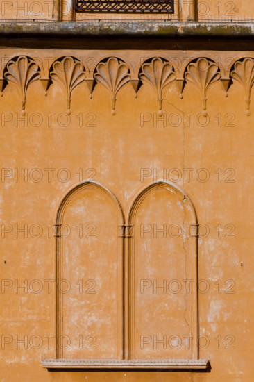 Palermo, Palazzo Reale o Palazzo dei Normanni, lato sud ovest: dettaglio architettonico.

[ENG]
Palermo, The Royal Palace or Palazzo dei Normanni (Palace of the Normans), the South West side: architectural detail.
Palazzo Reale (Palazzo dei Norma, Palermo (PA), Sicilia - Sicily, Italia - Italy