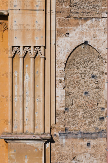 Palermo, Palazzo Reale o Palazzo dei Normanni: particolare del il prospetto occidentale nella sua variegata giustapposizione di volumi medioevali e moderni.

[ENG]
Palermo, The Royal Palace or Palazzo dei Normanni (Palace of the Normans): detail of the western façade in its variegated juxtaposition of medieval and modern volumes.
Palazzo Reale (Palazzo dei Norma, Palermo (PA), Sicilia - Sicily, Italia - Italy