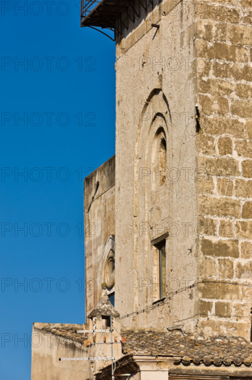 Palermo, Palazzo Reale o Palazzo dei Normanni, Torre Pisana: particolare del fianco ovest.

[ENG]
Palermo, The Royal Palace or Palazzo dei Normanni (Palace of the Normans), the Pisan Tower: detail of the West side.
Palazzo Reale (Palazzo dei Norma, Palermo (PA), Sicilia - Sicily, Italia - Italy